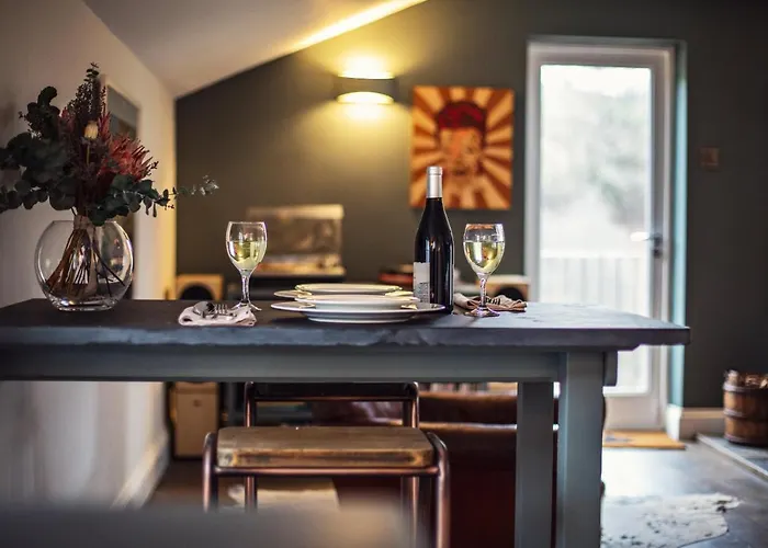 Black Mountains Stylish Hideaway, Nr Crickhowell