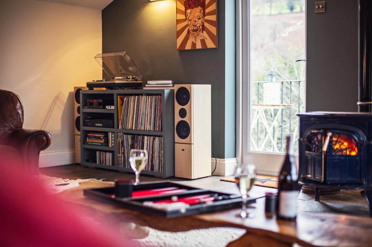 Black Mountains Stylish Hideaway, Nr Crickhowell Holiday home
